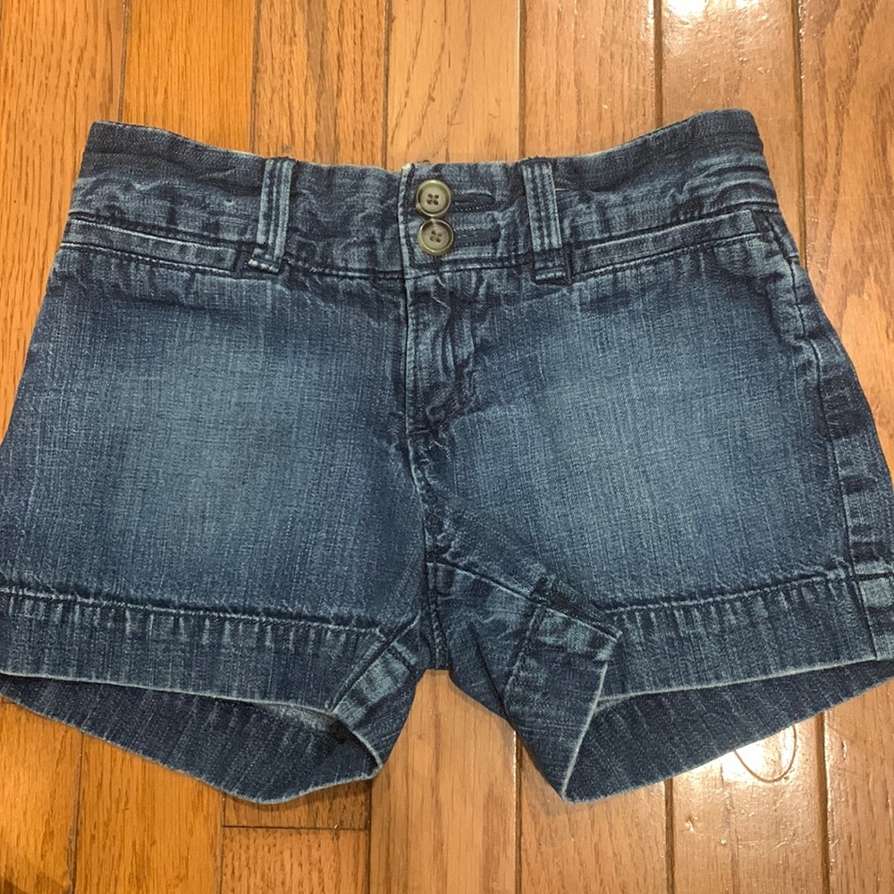 Girls old navy jean shorts size 6